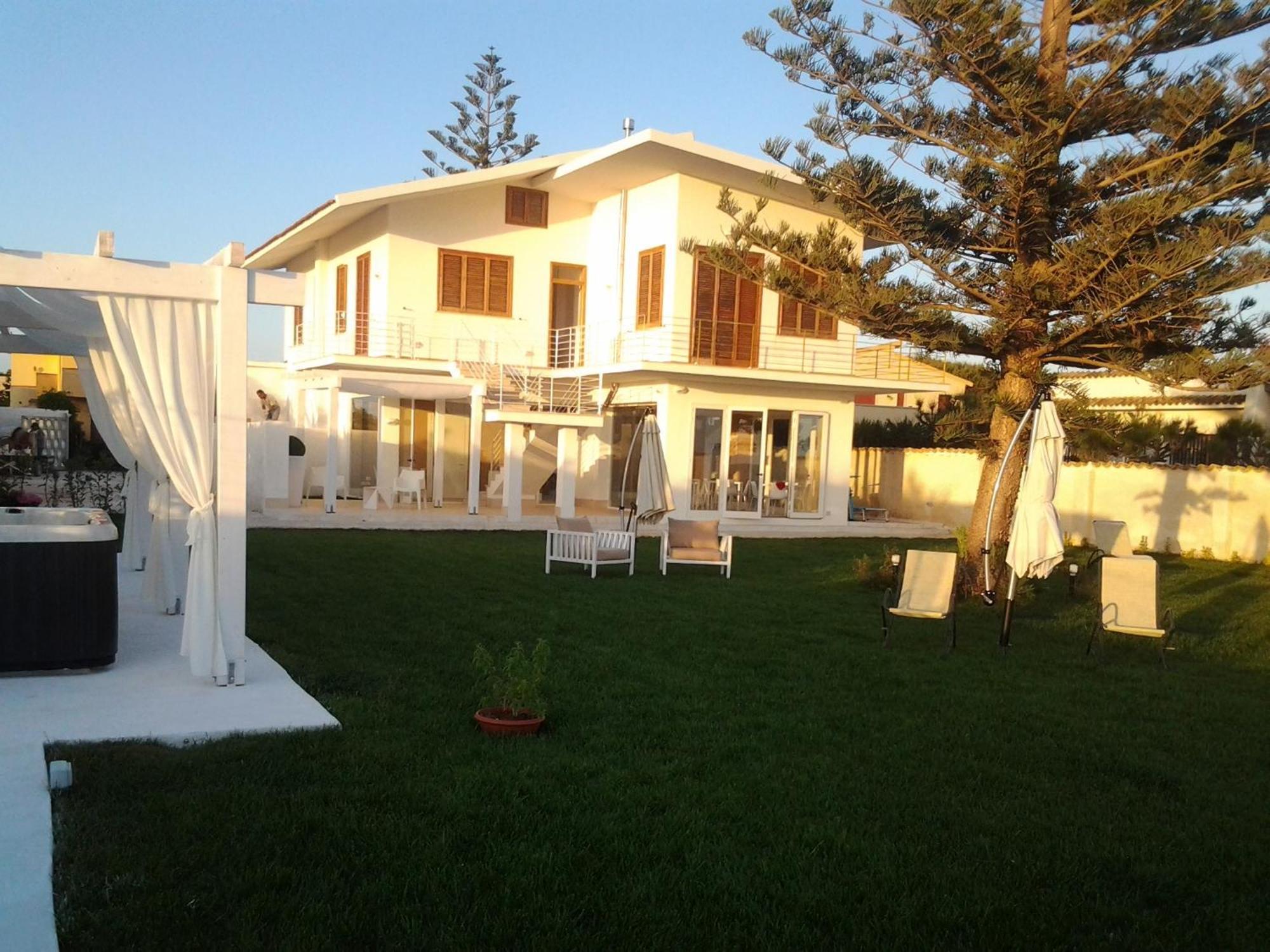 Suitebeach B&B And Resort Marsala Exteriör bild